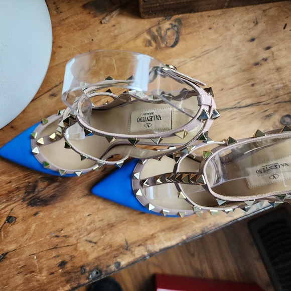 Valentino Rockstud T-Strap Blue Leather Heels - Picture 3 of 11